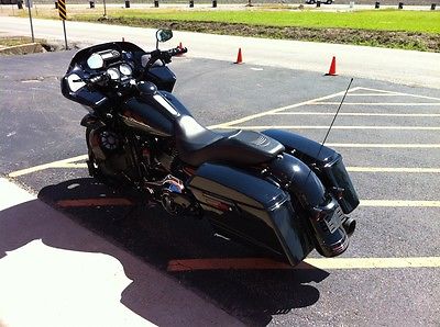 Harley-Davidson : Touring Road Glide 2010 Black Loaded