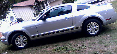 Ford : Mustang 2 Door Coupe  2007 ford mustang sports car