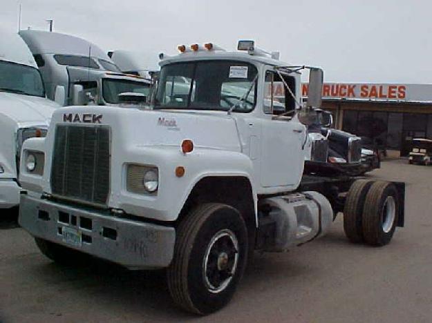 Mack r690t single axle daycab for sale