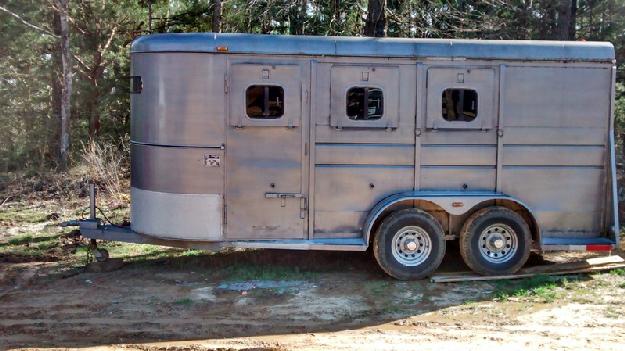 3 horse trailer good conditions