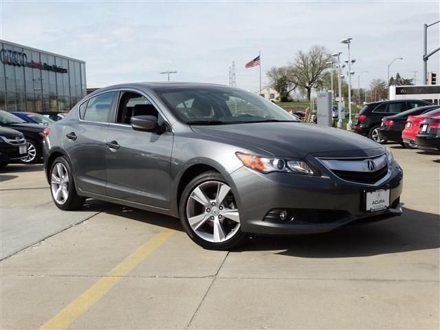 2013 Acura ILX 4dr Sedan 2.0L w/Technology Package 2.0L
