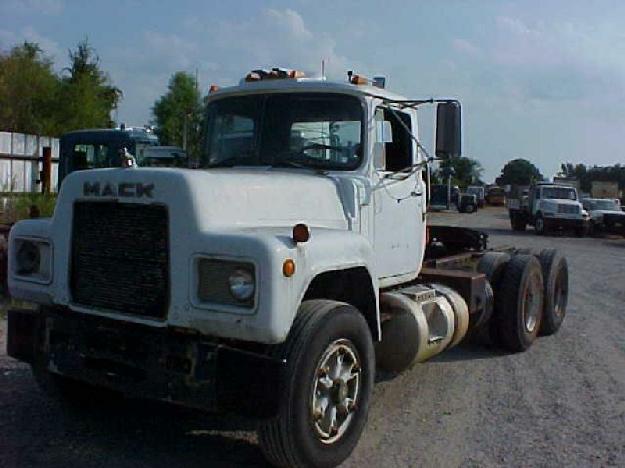 Mack r686st tandem axle daycab for sale