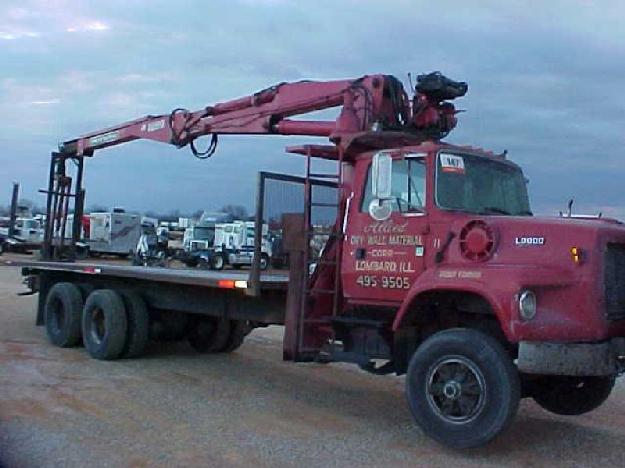 Ford l9000 hooklift truck for sale