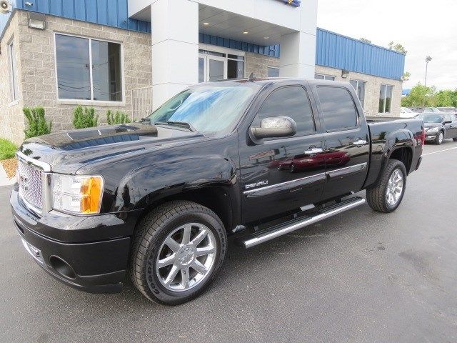 GMC : Sierra 1500 Denali Crew Denali Crew CD Air Conditioning Alloy Wheels Automatic Headlights CD Changer