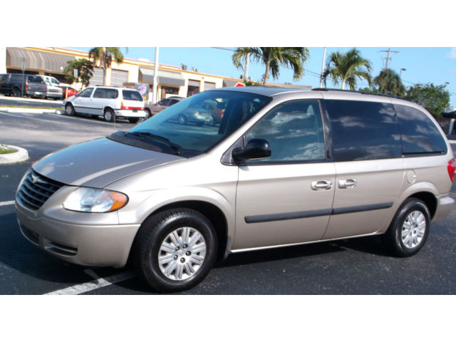 Chrysler : Town & Country 4dr Wgn FLORIDA Beautiful 2007 CHRYSLER TOWN & COUNTRY Minivan