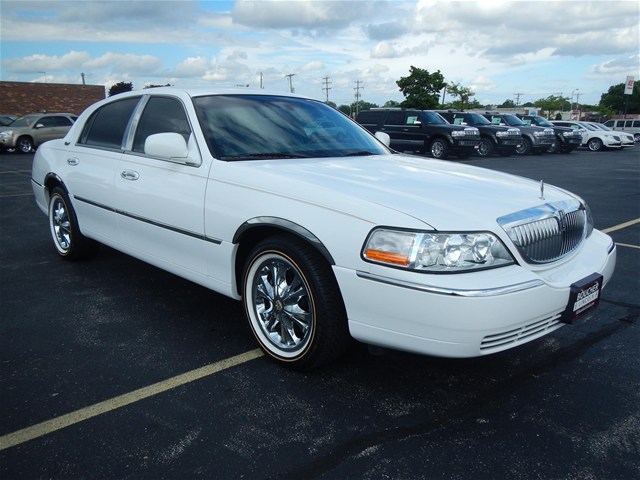 2010 Lincoln Town Car Signature Limited Milwaukee, WI