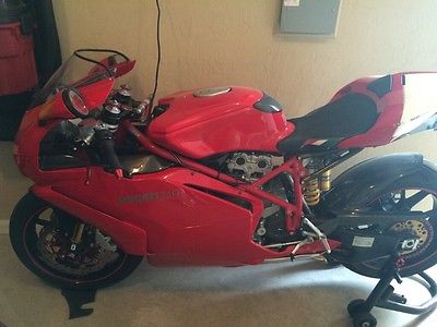 Ducati : Superbike 2006 ducati 749 mint with many r upgrades