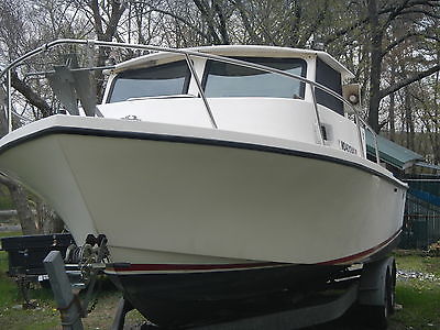 25' Parker Sports Cabin with Open Cockpit