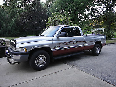 Dodge : Ram 2500 SLT Laramie 2001 dodge ram 2500 slt laramie diesel silver and red with graphics