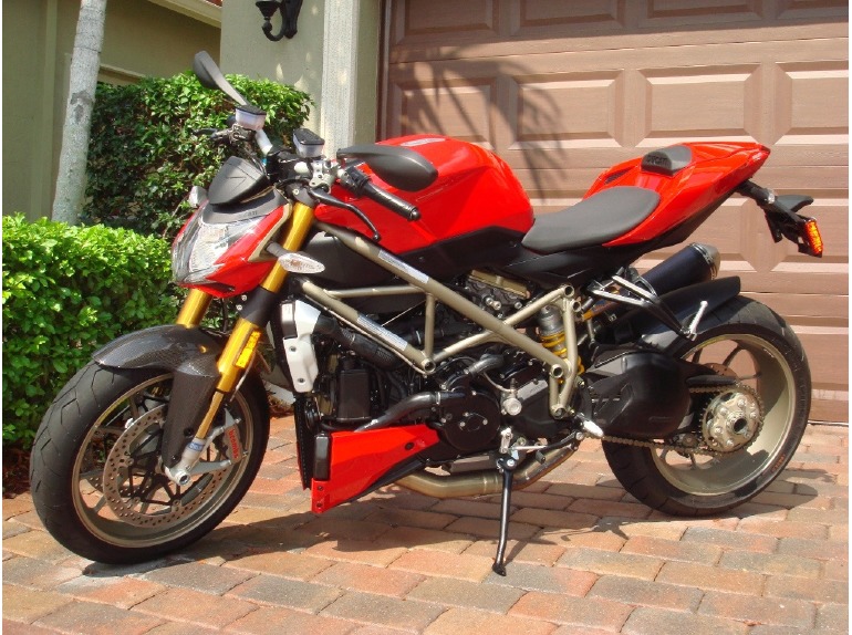 2010 Ducati Streetfighter S