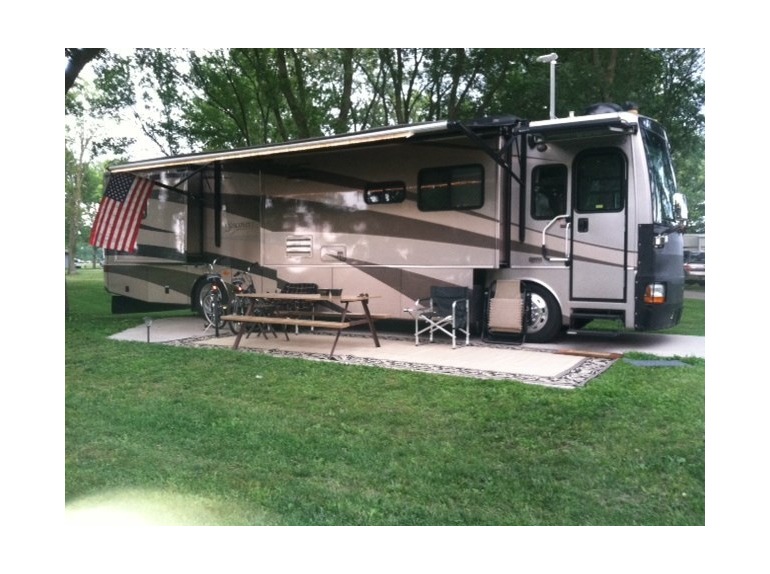 2005 Fleetwood Discovery 39L