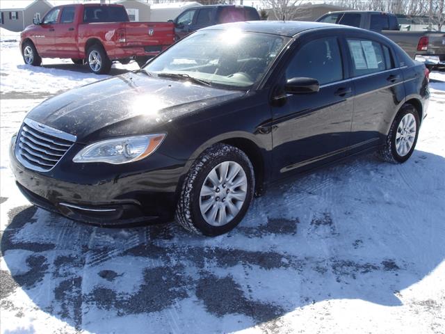 2012 Chrysler 200 LX Maumee, OH