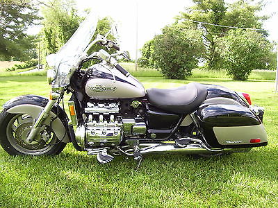 Honda : Valkyrie Valkyrie Tourer Black & silver 1999 L.E.D. Turn signals and ground effects