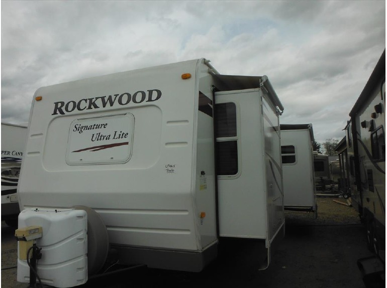 2009 Forest River Rockwood 8314BSS