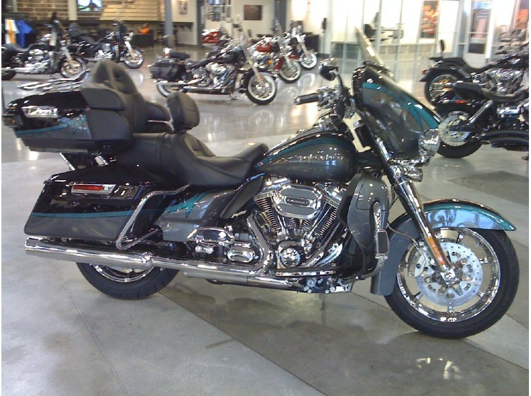 2015 Harley-Davidson FLHTKSE CVO LIMITED