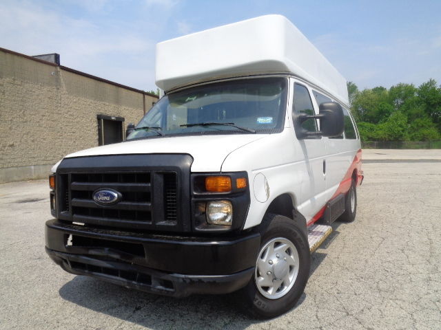 Ford : E-Series Van 2009 ford e 350 wheelchair van transit lift clean no reserve commerical work look