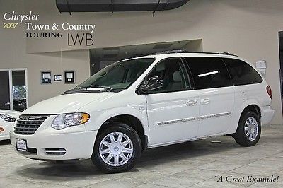 Chrysler : Town & Country 4dr Minivan 2007 chrysler town country touring lwb signature series white woodtrim rearent