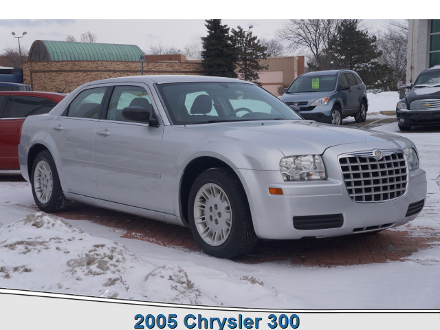 2005 Chrysler 300 Base Southgate, MI