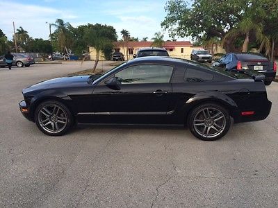 Ford : Mustang Base Coupe 2-Door 2006 black ford mustang coupe 2 door 4.0 l