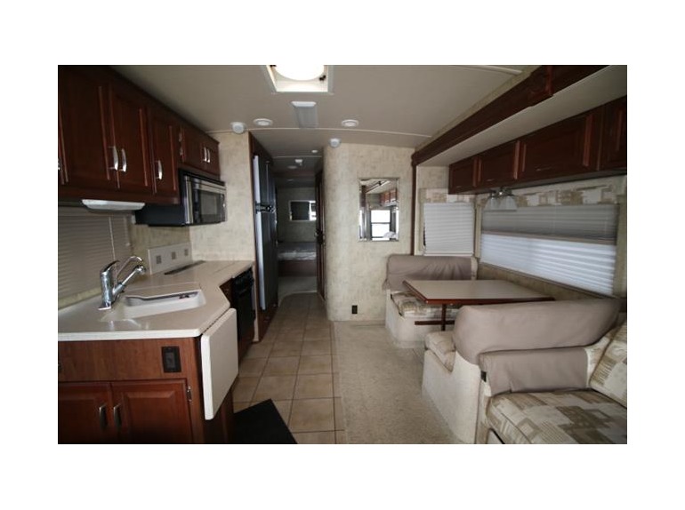 2007 Winnebago Adventurer 35L