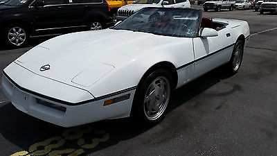 Chevrolet : Corvette CLEAN CARFAX...AUTOMATIC...GARAGE KEPT 1989 chevrolet corvette convertible clean carfax only 81 k