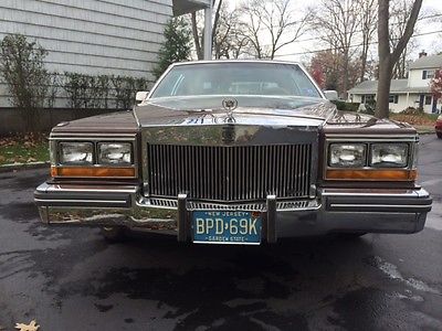 Cadillac : Fleetwood caddi 1981 cadillac brougham fulled loaded 1 owner 9750 miles brown