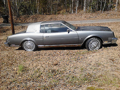 Buick : Riviera Silver Grey Buick Riviera, Basket Spoke wheels, No Rust, Excellent Interior and Ext