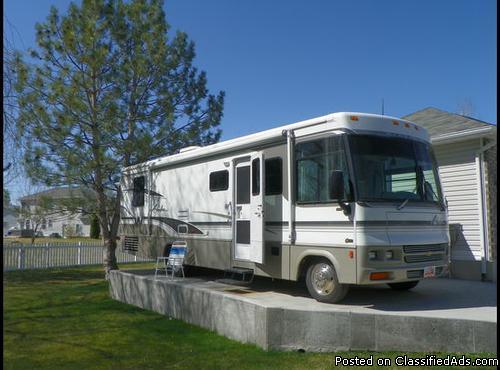 2001 Winnebago Adventurer