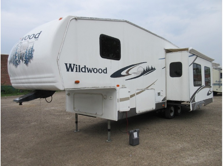 2016 Forest River Wildwood 305 RGSS