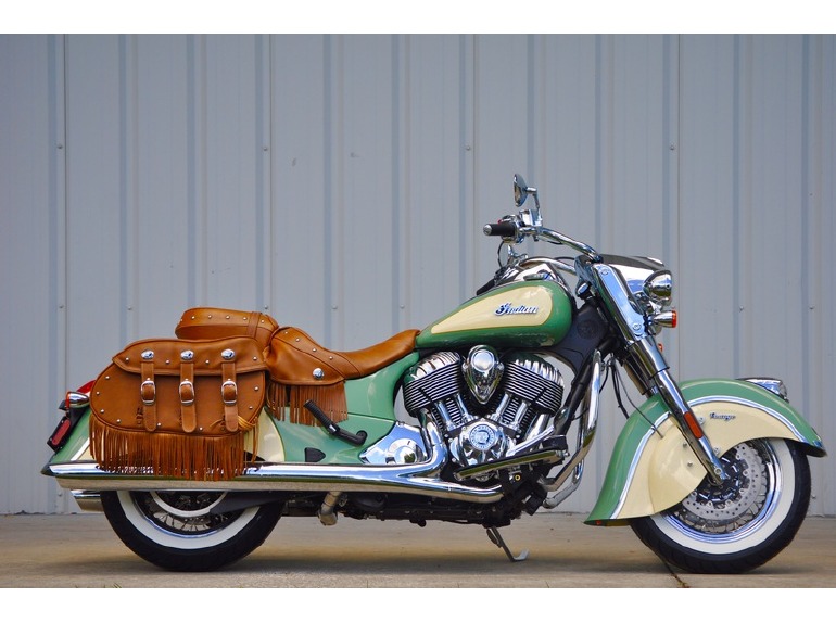 2015 Indian Chief Vintage Indian Willow Green/ Ivory