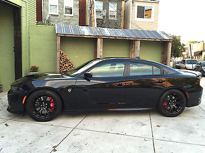 Dodge : Charger SRT Hellcat Sedan 4-Door 2015 black dodge charger hellcat only 1 500 miles 707 hp muscle car