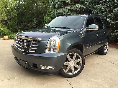 Cadillac : Escalade Ultra LuxuryPackage Escalade Ultra Luxury AWD - Very Clean and Low Mileage