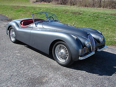 Jaguar : XK SILVER WITH RED XK 120 SPECIAL EQUIPMENT MODEL (SE)