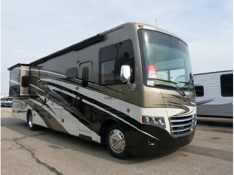 2015 Thor Motor Coach Miramar 34.1