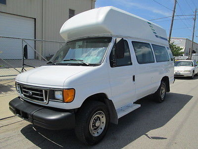 Ford : E-Series Van WHEEL CHAIR 2004 e 350 handicap wheel chair diesel 11 passenger braun lift