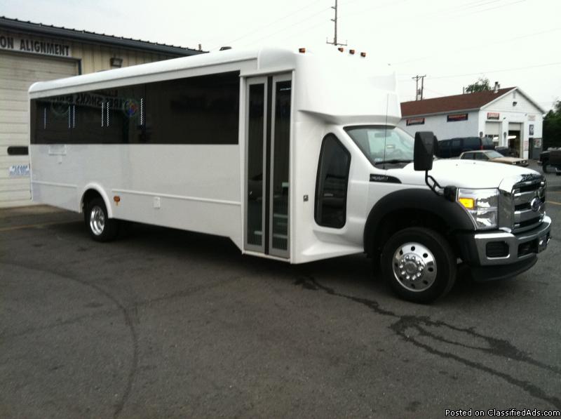 2011 Ford F-550 34 Foot Limo Party Bus
