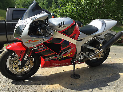 Honda : RC51 2004 honda rc 51 nicky hayden edition