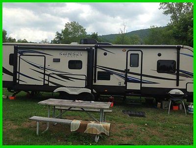 2015 Crossroads Sunset Trail Reserve 32RL 35' 3 Slide Outs Outside ENTAINMENT