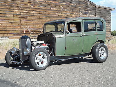 Ford : Other Delux 1932 ford 4 door only 50 miles on new chassis