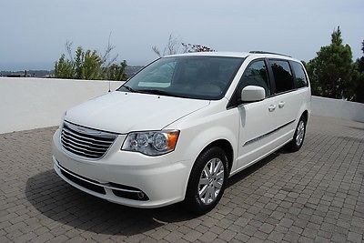 Chrysler : Town & Country touring 2013 one owner california chrysler town and country leather tv dvd loaded