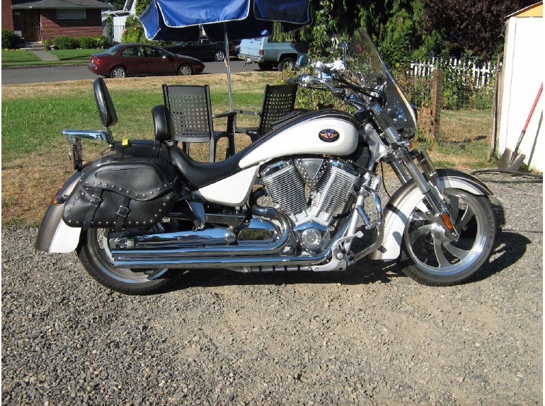 2004 Victory Kingpin DELUXE
