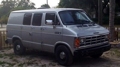 Dodge : Ram Van B250 1989 dodge van b 250 modified to heavy duty suspension