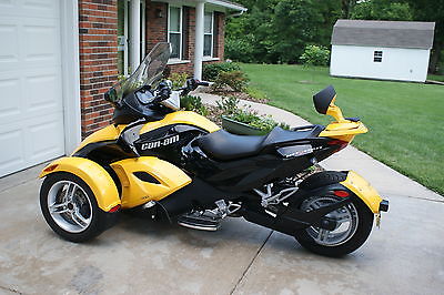 Can-Am : SPYDER SM5 2009 can am spyder rs sm 5 manual shift low low miles beautiful machine