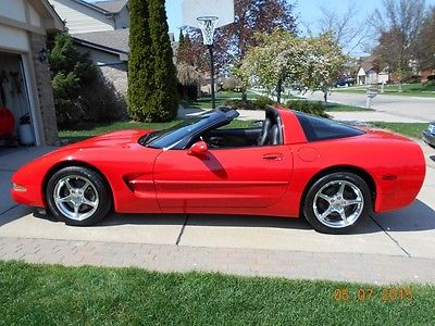 Chevrolet : Corvette Base Hatchback 2-Door 1999 torch red coupe immaculate paint and interior