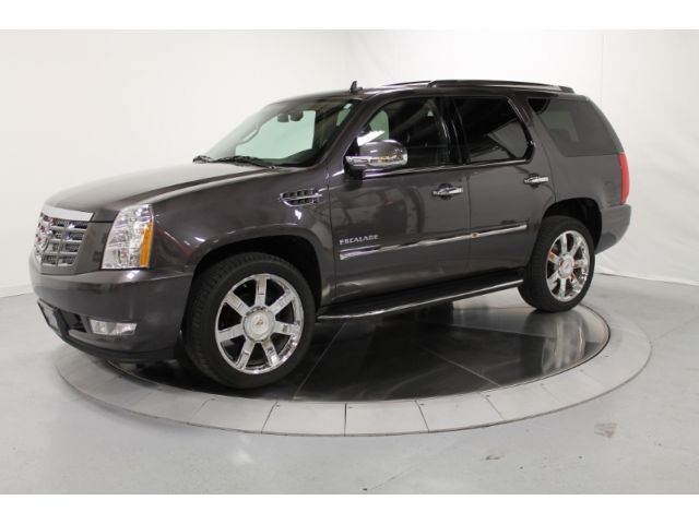 Cadillac : Escalade Luxury ONE OWNER! Clean Carfax - Complete Luxury - Excellent condition! Great colors!
