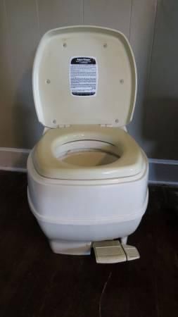 RV Flush Toilet