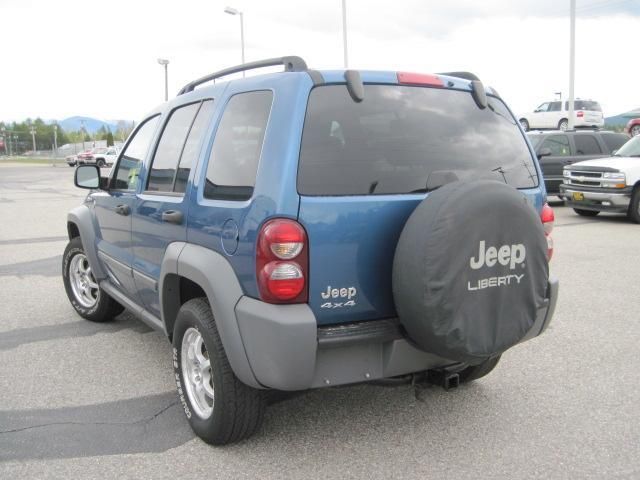 2005 Jeep Liberty 4 Dr. Wagon Sport, 3