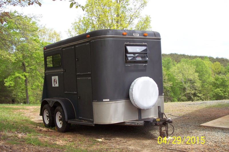 1997 Adams 2 Horse Bumper Pull Trailer