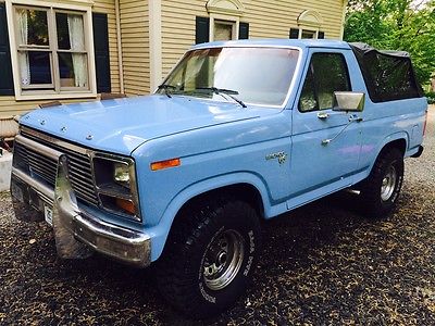 Ford : Bronco Full Size 1981 classic form bronco