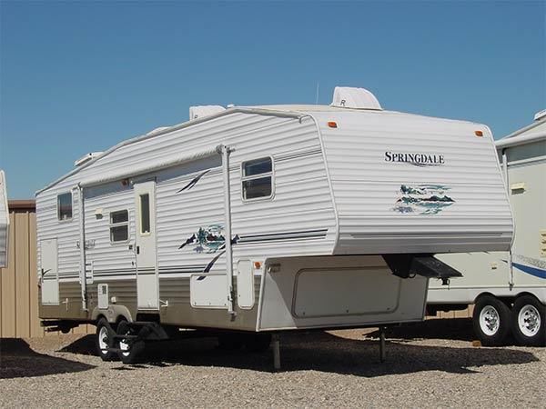 2005  28' Keystone  Springdale